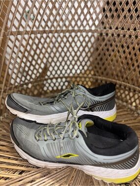 Avia Gray and Yellow Men’s Running Shoes